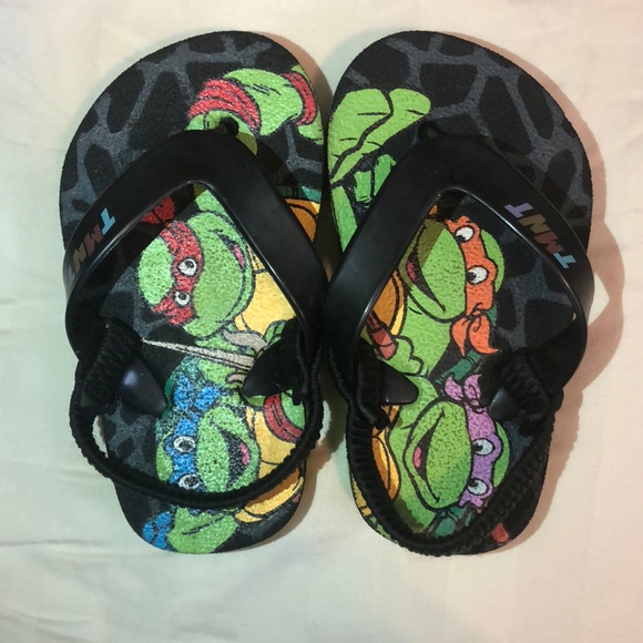 TMNT and Batman toddler flip flops. - Picture 3 of 4
